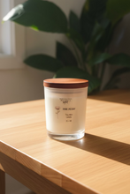 Load image into Gallery viewer, Medium Glass Soy Candle 35 HR